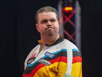 Clemens verpasst 9-Darter und scheitert