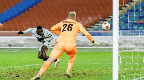 Boniface köpft Bayer in Führung