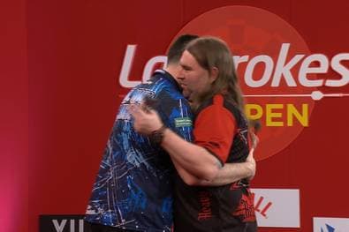 Historischer White Wash! Humphries watscht Searle ab