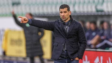 Dimitrios Grammozis und der FC schalke bekommen es mit dem FC Augsburg zu tun