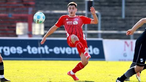 Emin Kujovic erhält in Köln seinen ersten Profivertrag