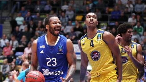 Quantez Robertson (l.) und die Fraport Skyliners besiegten Turin zum zweiten Mal in der Gruppenphase