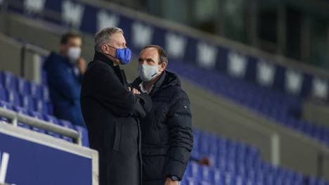Schalker Ultras forderten Marketing-Boss Alexander Jobst (r.) zum Rücktritt auf