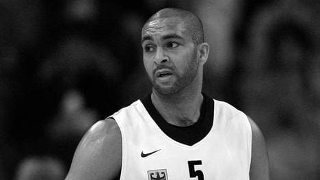 Ademola Okulaja stirbt im Alter von 46 Jahren