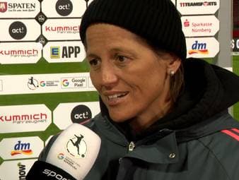 In der Frauen-Bundesliga erhöht sich die Anzahl der schweren Verletzungen. Bianca Rech, Direktorin der FC Bayern Frauen, schlägt Alarm.