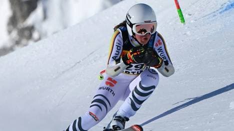 Kira Weidle landet beim ersten Training auf Rang 14