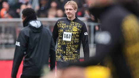 Julian Brandt beim Aufwärmen