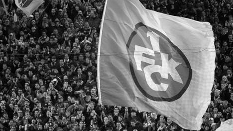 1. FC Kaiserslautern v FC St. Pauli - 2. Bundesliga