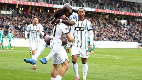 Elversberg schnappt sich die Tabellenspitze