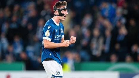 Marius Wörl bejubelt seinen Treffer für Bielefeld