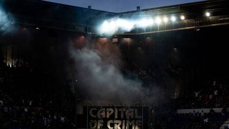 Die Fans von Eintracht Frankfurt fielen erneut mit Pyro auf