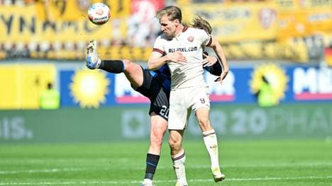 Zweikampf: Felix Götze (hinten) gegen Vincent Vermeij