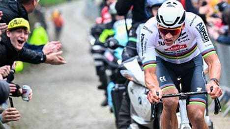 Mathieu van der Poel gewann vor Jasper Stuyven