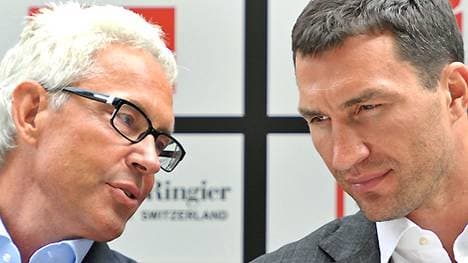 Wladimir Klitschko-mit Berater-Pressekonferenz