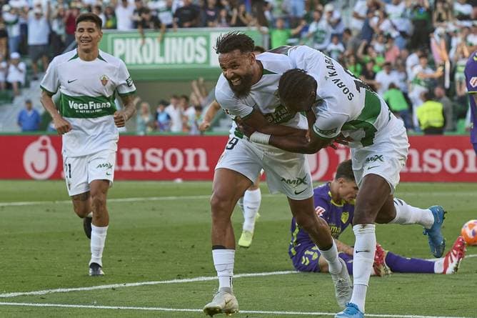 Elche steigt in La Liga auf