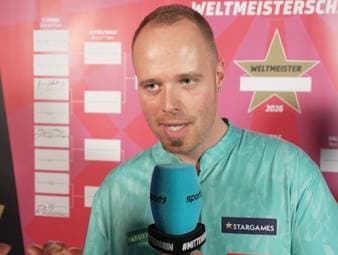 Max Hopp steht im SPORT1-Interview nach seinem Ausscheiden gegen Luke Woodhouse Rede und Antwort - und wünscht den deutschen Fans frohe Weihnachten. 
