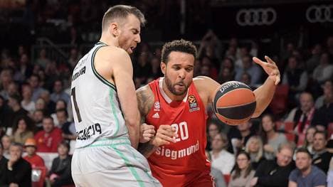 Elias Harris (r.) und der FC Bayern sind wieder in der Spur