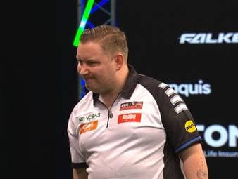 Martin Schindler muss das letzte Gruppenspiel gegen Alexis Toylo gewinnen, um die Gruppenphase beim Grand Slam of Darts zu überstehen. Beide stehen vor der Partie bei zwei Punkten.