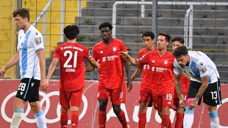 München ist rot: Der FC Bayern II jubelt gegen 1860 München