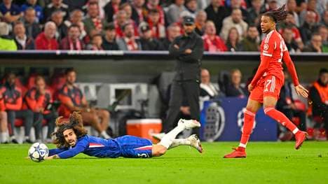 Michael Olise (r.) legte sich gegen Chelsea immer wieder mit Marc Cucurella an