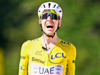 Tadej Pogacar gewinnt mit einer beeindruckenden Vorstellung die 10. Etappe der Tour de France. Auf den letzten Kilometern düpiert der Dominator einmal mehr die Konkurrenz.