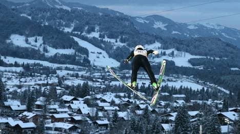 Sara Takanashi-Skispringen Frauen