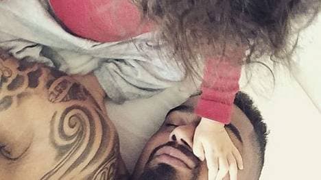 Kevin-Prince Boateng braucht keinen Wecker - den Job übernimmt sein Sohn.