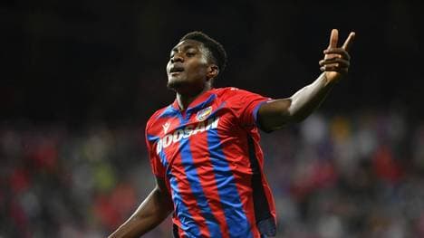 Stürmt dieser Sturmtank bald für die Eintracht? 