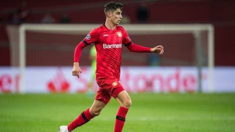 LEVERKUSEN, GERMANY - SEPTEMBER 18: Kai Havertz of Leverkusen controls the ball during the UEFA Champions League group D match between Bayer Leverkusen and Lokomotiv Moskva at BayArena on September 18, 2019 in Leverkusen, Germany. (Photo by Lukas Schulze/Bongarts/Getty Images)