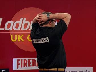 Bei den UK Open schlägt James Wade seinen Landsmann Rob Cross und zieht damit ins Halbfinale ein.