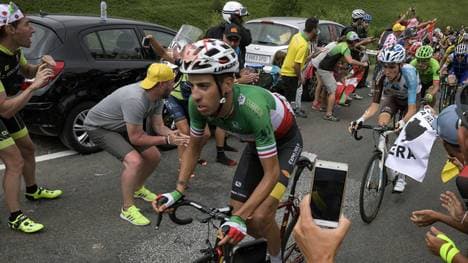 CYCLING-FRA-TDF2017-BREAKAWAY-FANS