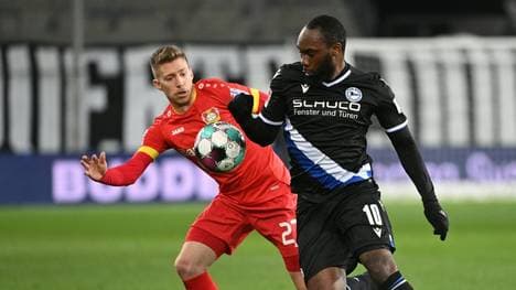 Reinhold Yabo (r.) beendet seine Profi-Karriere