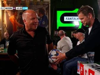 Die Fantalk-Runde ist sich bei der Elfmeterentscheidung gegen den FC Bayern unschlüssig. Insbesondere Peter Neururer argumentiert fleißig gegen den Pfiff.