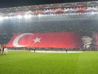 Die Süper Lig ist eine der bekanntesten Ligen Europas. Hier gibt es Infos, Zahlen und Fakten zur türkischen Liga.