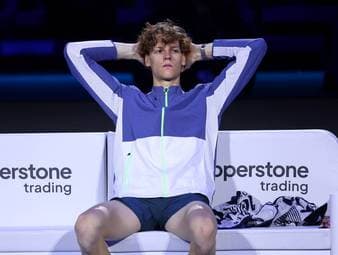 Schock für alle Tennisfans! Jannik Sinner verpasst aufgrund einer Knieverletzung die US Open 2026 - wird nun der Weg für Alexander Zverev frei?