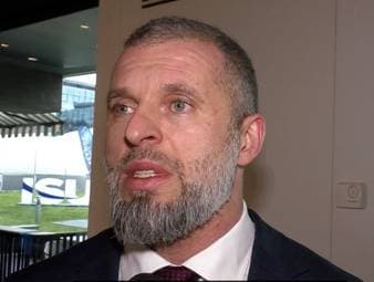 Der ukrainische Skeleton-Fahrer Vladyslav Heraskevych wurde aufgrund eines "politischen Zeichens" auf seinem Helm vom olympischen Wettbewerb ausgeschlossen. Matvii Bidnyi, der Jugend- und Sportminister der Ukraine, reagiert mit Unverständnis auf diese Entscheidung.