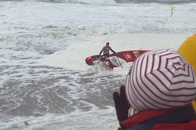 Bei Böen bis 60 km/h! Große Windsurf-Action auf Sylt