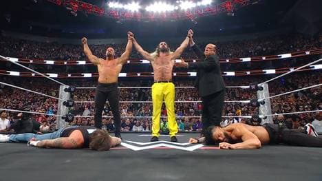 Bron Breakker (l.) schloss sich bei WWE RAW Seth Rollins und Paul Heyman an