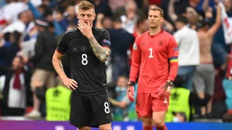 Toni Kroos, Manuel Neuer und andere Stars haben bei Twitter nun doch wieder ihren blauen Haken