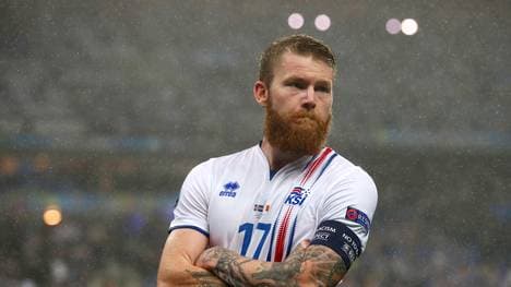 Aron Gunnarsson im Island-Trikot