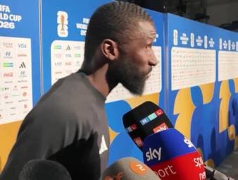 Nach dem WM-Aus gegen Paraguay äußert sich Antonio Rüdiger zum Ausscheiden der deutschen Mannschaft. Für eine Frage hat der Abwehrspieler von Real Madrid wenig Verständnis.