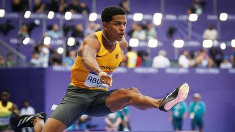 Joshua Abuaku muss in den Hoffnungslauf