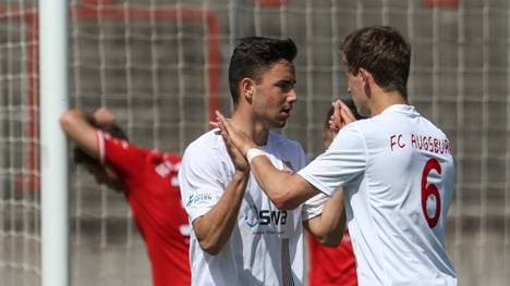 Marco Richter (l.) war gegen Seligenporten nicht zu bremsen