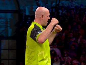 Michael van Gerwen besiegt Mensur Suljovic in einem hochklassigen Match mit 4:2. MVG zaubert dabei einen Average von 107,66 ans Board.