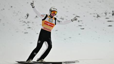 Klar vorne: Domen Prevc