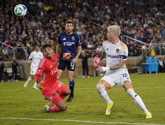 Reus mit Premiere und Tor