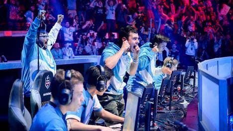 Cloud9 schlägt im Finale des ELEAGUE Major Boston im Finale FaZe und sicherte sich eine Preisgeld von 500.000 US-Dollar