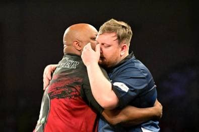 Sherrock-Freund teilt gegen Fußballfans aus