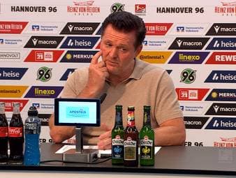 Wieder gut dabei, wieder verloren: Hannovers Trainer Christian Titz hadert mit der Niederlage gegen den VfL Wolfsburg - und wäre sogar mit einem Unentschieden nicht zufrieden gewesen.