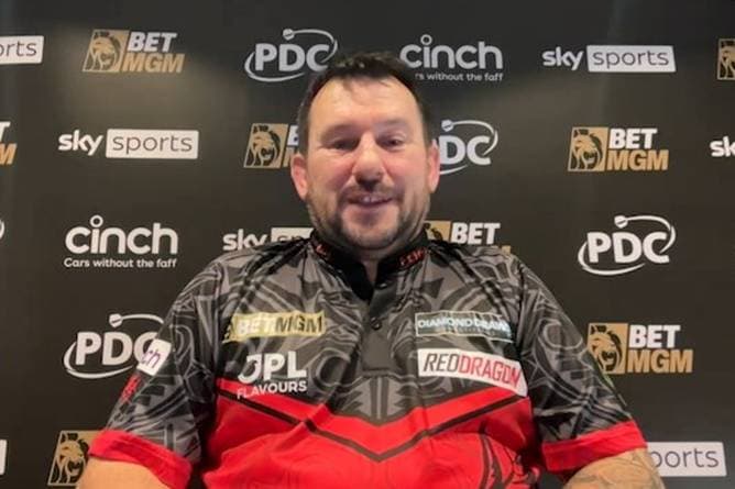 "Sexbomb"? Darts-Star schafft Aufklärung